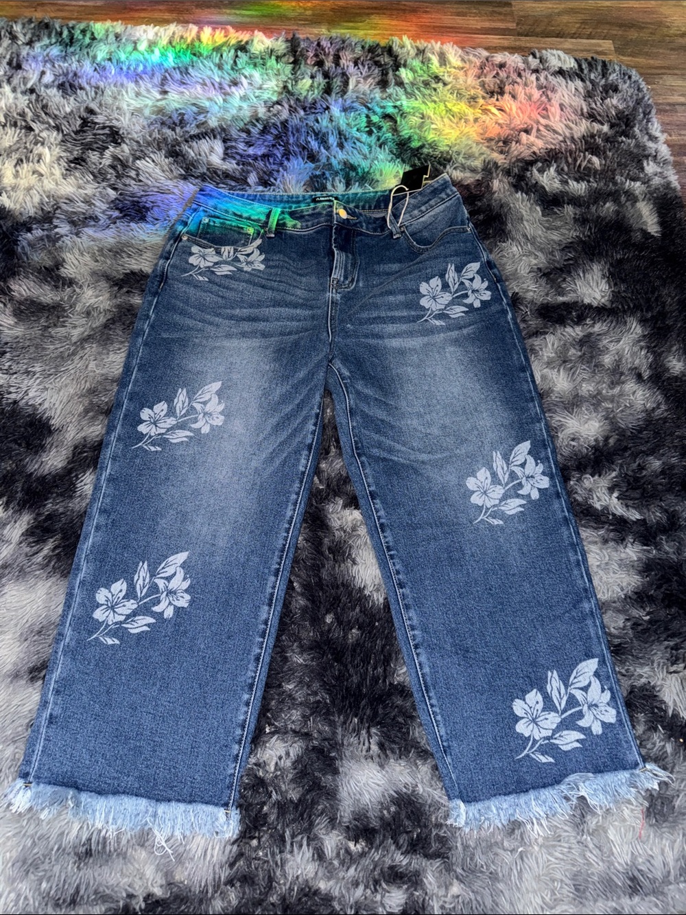 Printed Dark Blue Wide-Leg Women’s Jeans with Frayed Hem